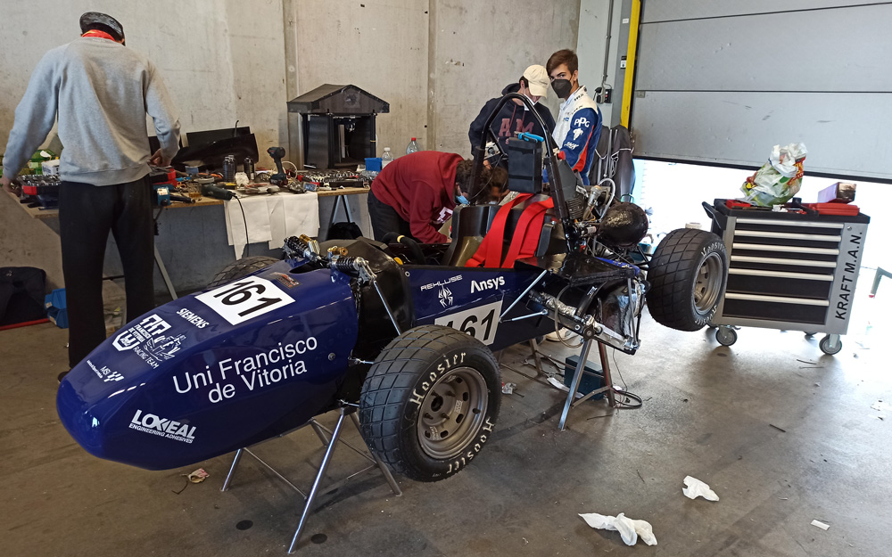 ufv racing team coche 2020